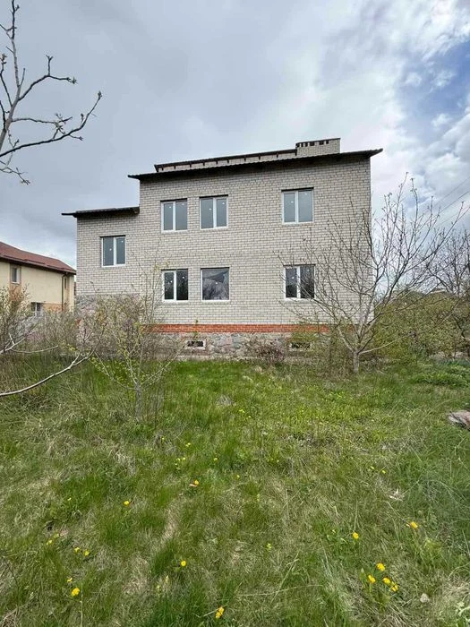 Будинок у Ближніх Яківцях біля Дендропарку | 3 рівні | 9 сот