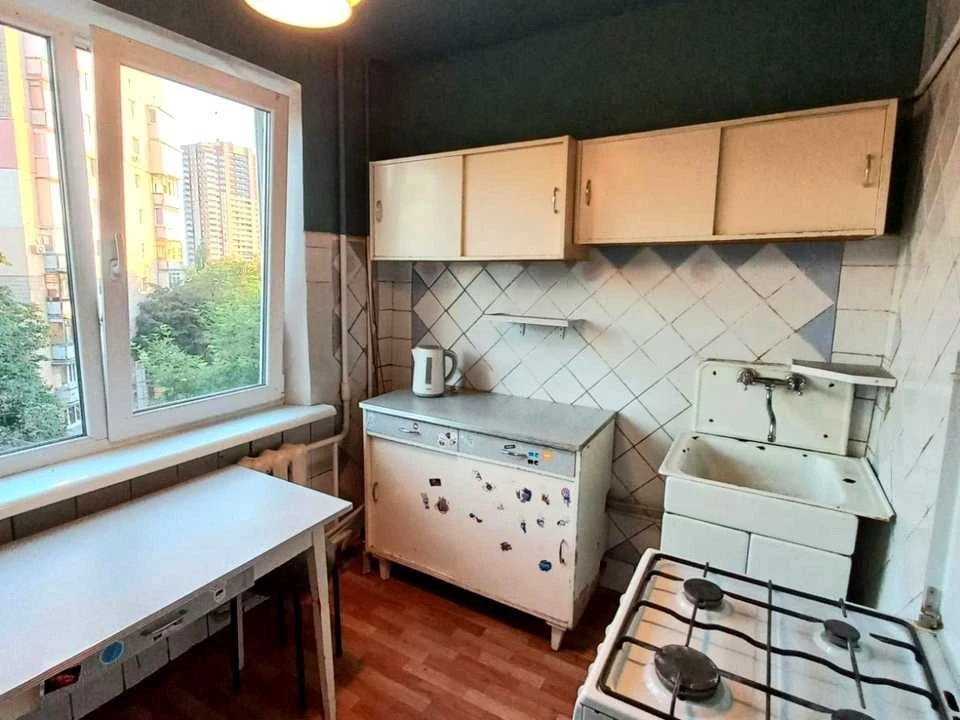 Apartment. Kharkiv, Nauky Ave. (Lenina)