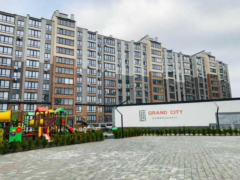 Продам Однокімнатну квартиру в ЖК "Гранд Сіті Домбровський"