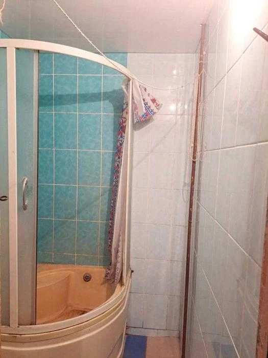 Selling a one-room studio apartment with its own bathroom, Stadionny Proezd
