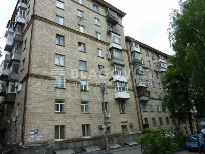 For sale 3-room Beresteysky Avenue 60 Stalinka elevator Nivky B