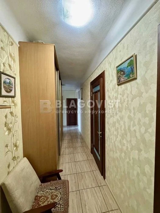 For sale 3-room Beresteysky Avenue 60 Stalinka elevator Nivky B