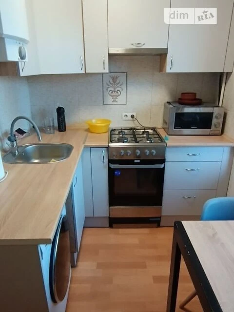 Sale of 1-room apartment 32.5 sq. m. on Mykola Ushakova Street 8 • ID