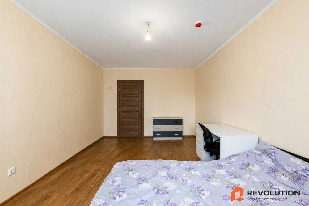 No commission. 3-room apartment for sale 93.29m2, Navigator 2 residential complex, st.