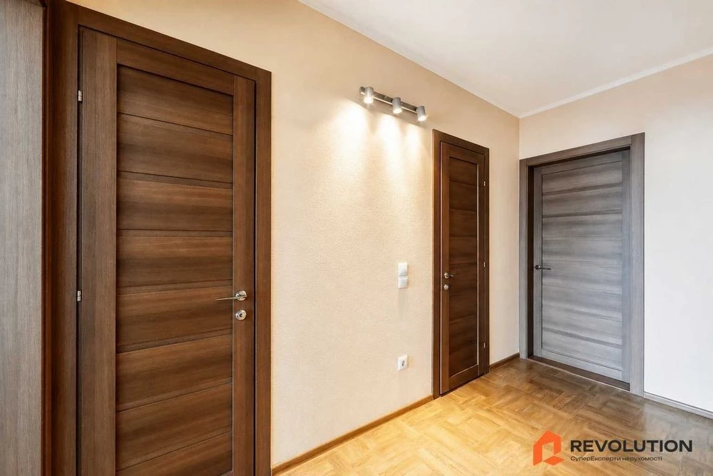No commission. 3-room apartment for sale 93.29m2, Navigator 2 residential complex, st.