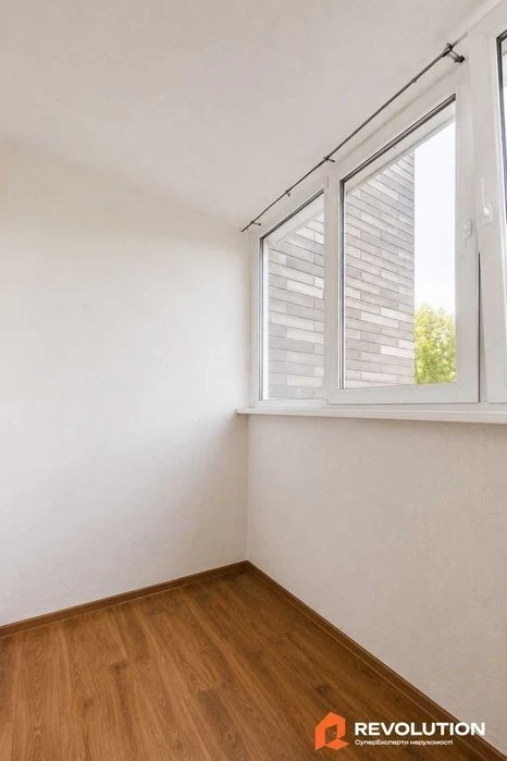 No commission. 3-room apartment for sale 93.29m2, Navigator 2 residential complex, st.