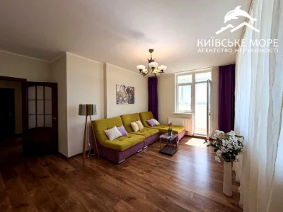 Apartment. Kyiv, Voskresenska Street.