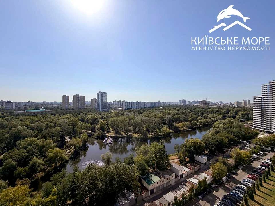 Apartment. Kyiv, Voskresenska Street.