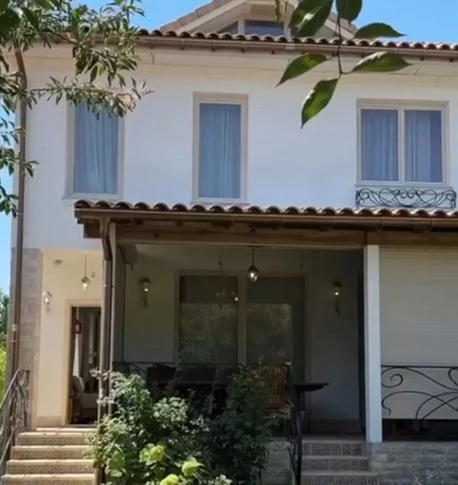 Tairovo / Vyliamsa, I will sell a chic house of 240 sq.m.