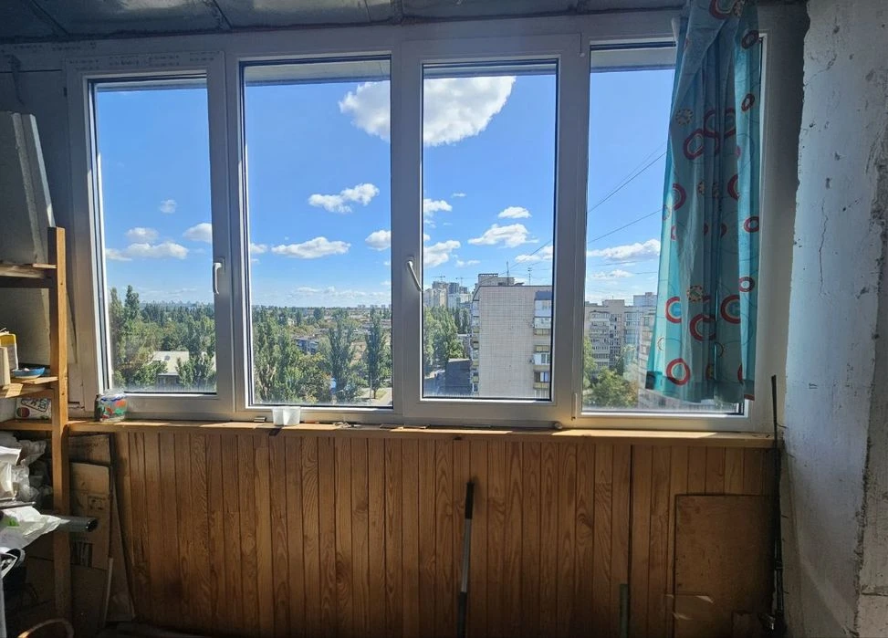 2-к вул. Мирослава  Поповича (Семашка)  17  м. Академмістечк