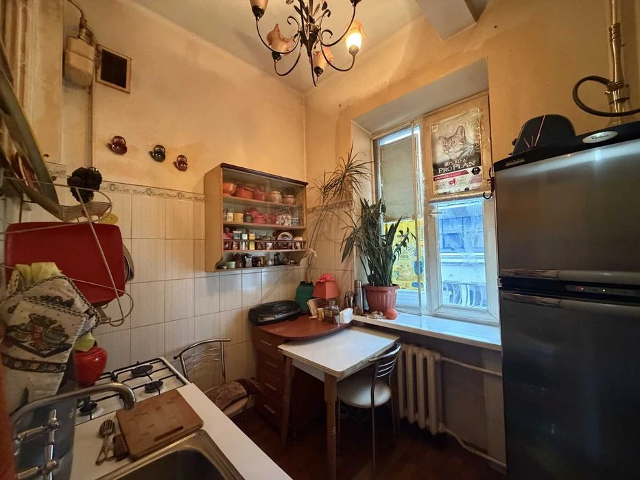 Продажа 2-комнатной квартиры на Греческой. Прочная сталинка в это