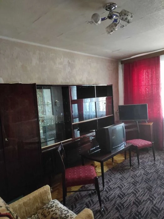 2-room apartment for sale on the right