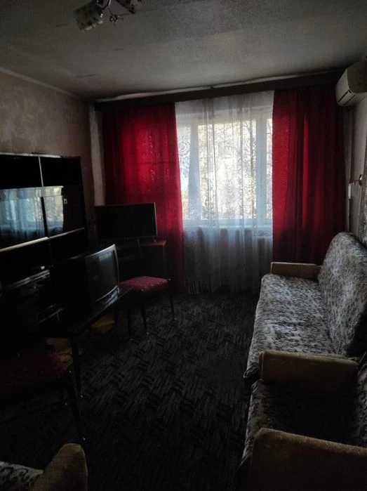 2-room apartment for sale on the right