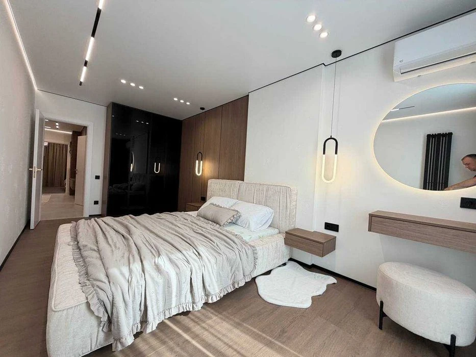 I am selling a designer 2-room apartment in the center!