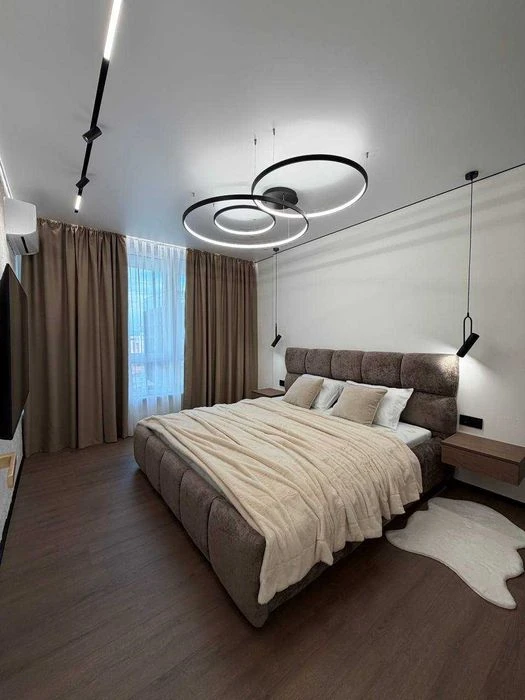 I am selling a designer 2-room apartment in the center!