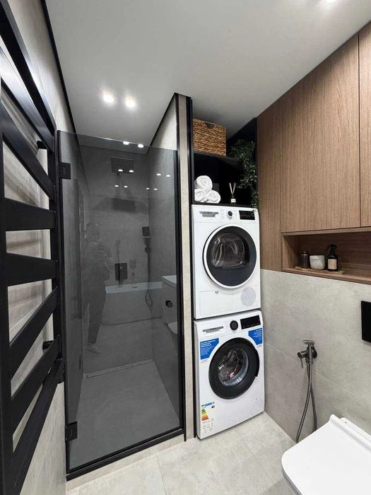 I am selling a designer 2-room apartment in the center!