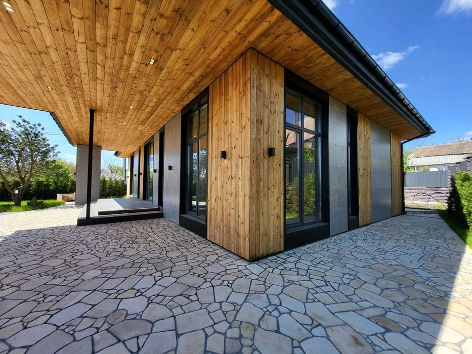 Exclusive one-story house in Pyatnychany