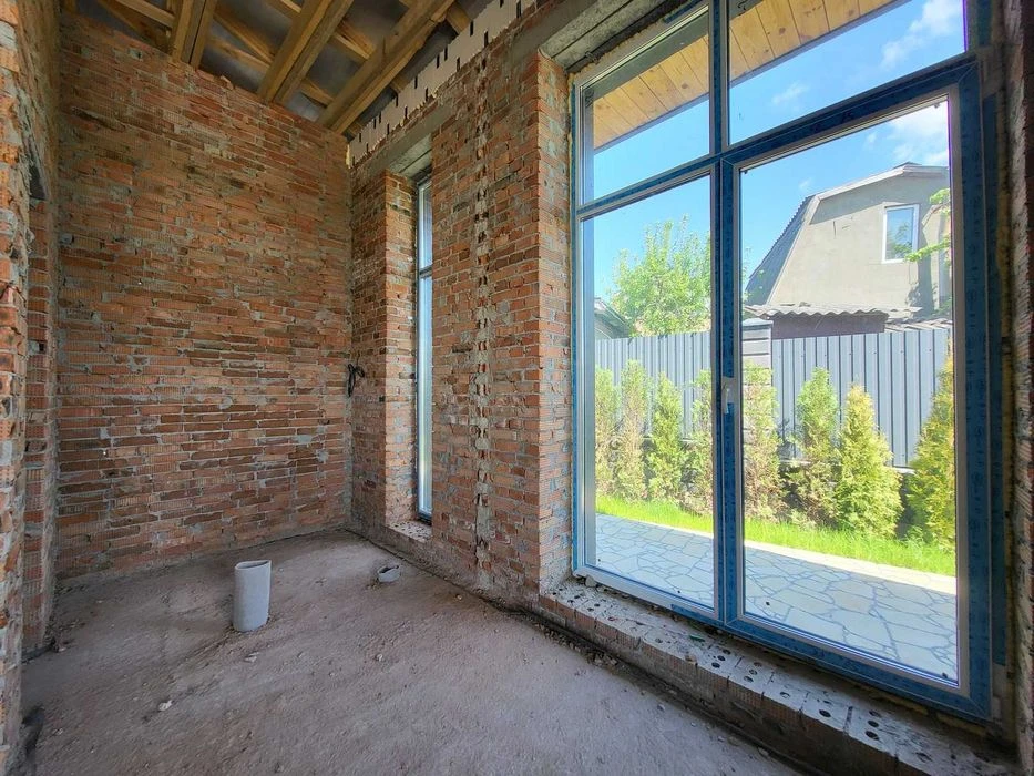 Exclusive one-story house in Pyatnychany