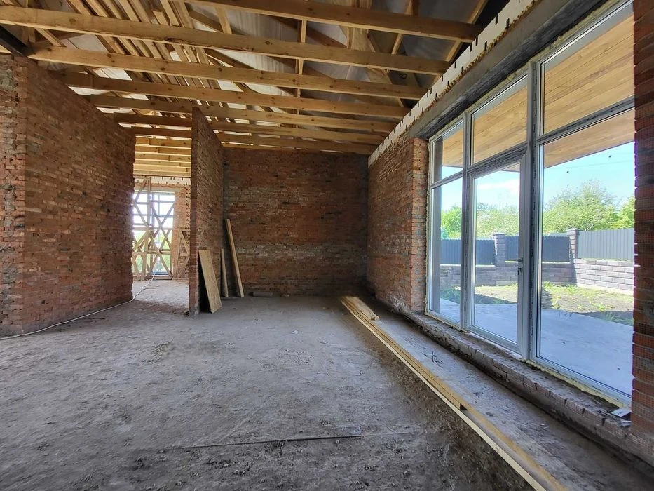 Exclusive one-story house in Pyatnychany