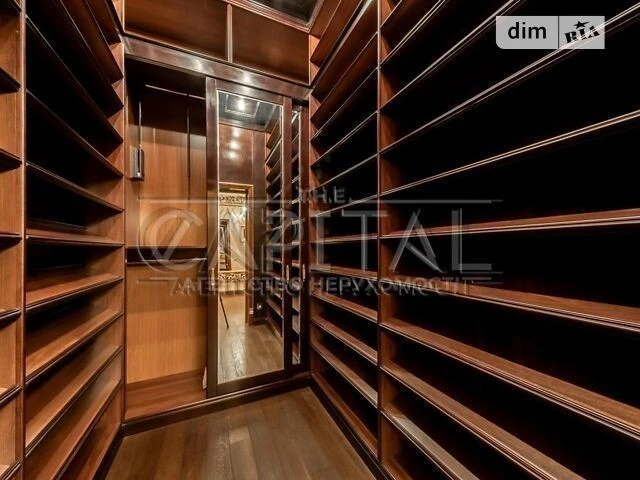 Sale of 3-room apartment 350 sq. m on Lomakivska St. 56/2 • ID 3