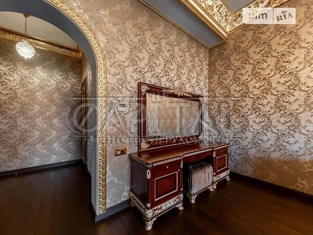 Sale of 3-room apartment 350 sq. m on Lomakivska St. 56/2 • ID 3