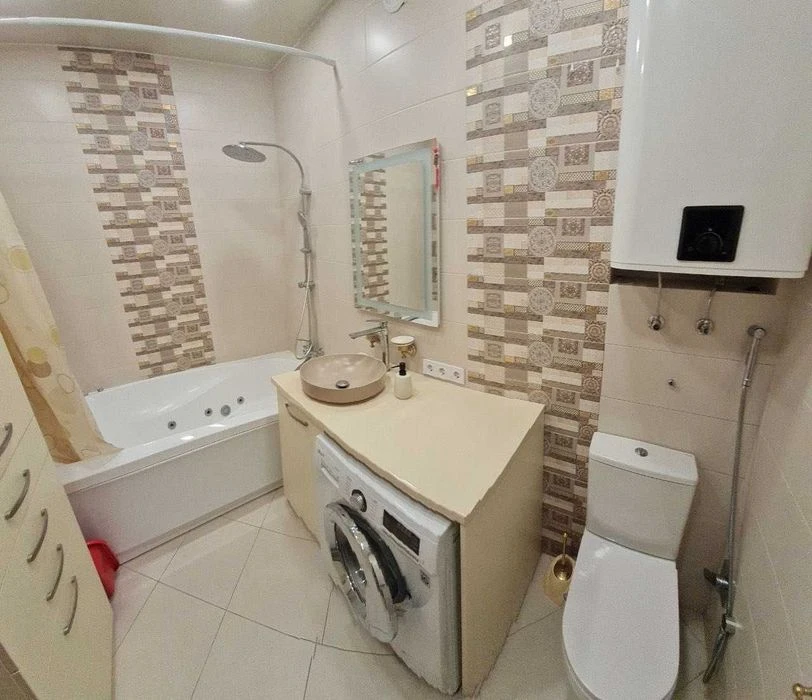 I will sell a stylish 4-room apartment in Ulduz Rabochaya residential complex