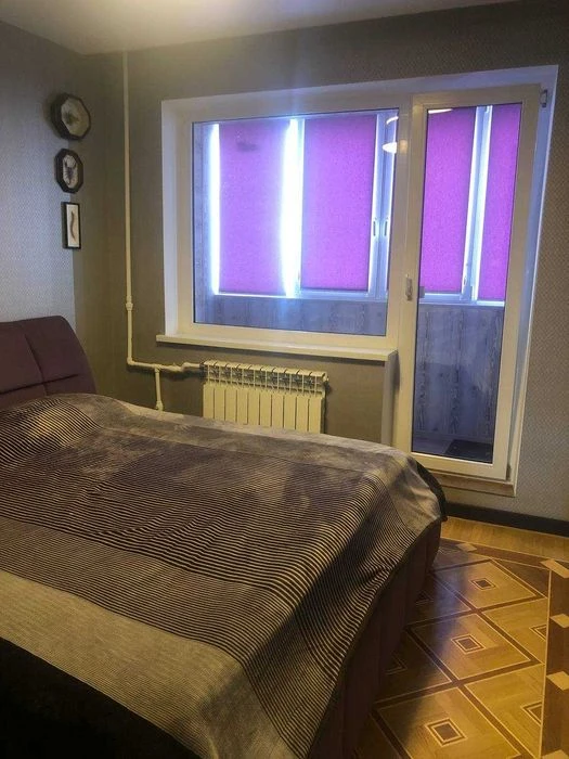 Selling a 4-room apartment in Alekseevka.