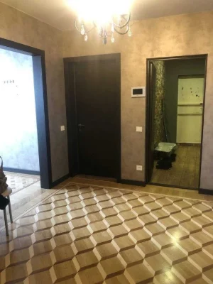 Selling a 4-room apartment in Alekseevka.