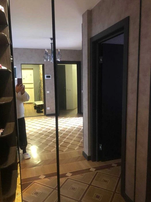 Selling a 4-room apartment in Alekseevka.
