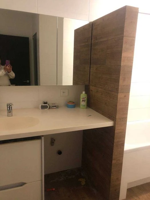 Selling a 4-room apartment in Alekseevka.