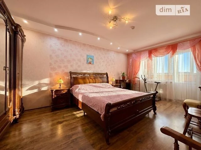 Sale of 3-room apartment 112.9 sq. m. on Borispolska Street 26Z • I