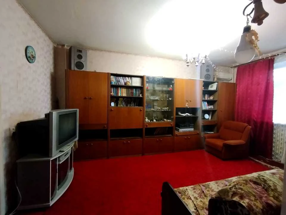 Apartment. Kharkiv, Traktorostudivnyky Ave.