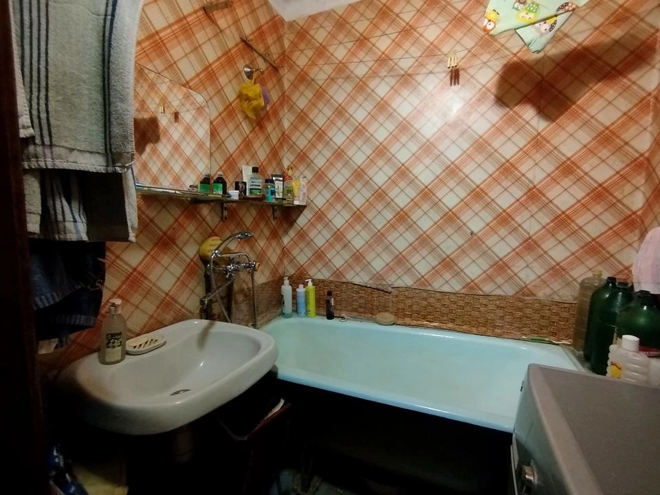 Apartment. Kharkiv, Traktorostudivnyky Ave.