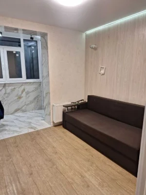 For sale: 1-room apartment in the Ptichka residential complex, Pavlova Square. Renovated, furnished, and tech.