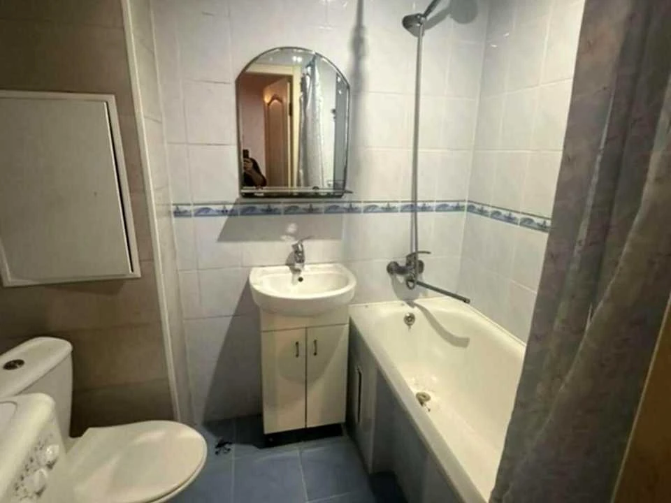 Apartment. Kharkiv, Peremohy Avenue.