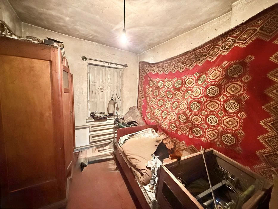 Продаж будинку центр міста вул. Єднання / 10 соток землі