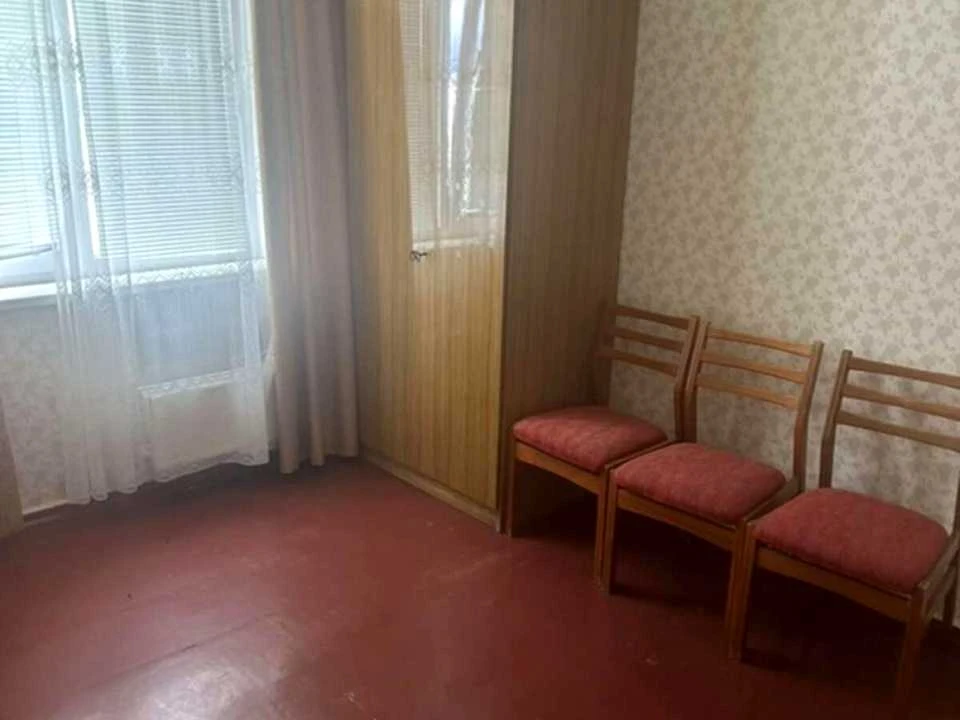 Apartment. Kharkiv, Peremohy Avenue.