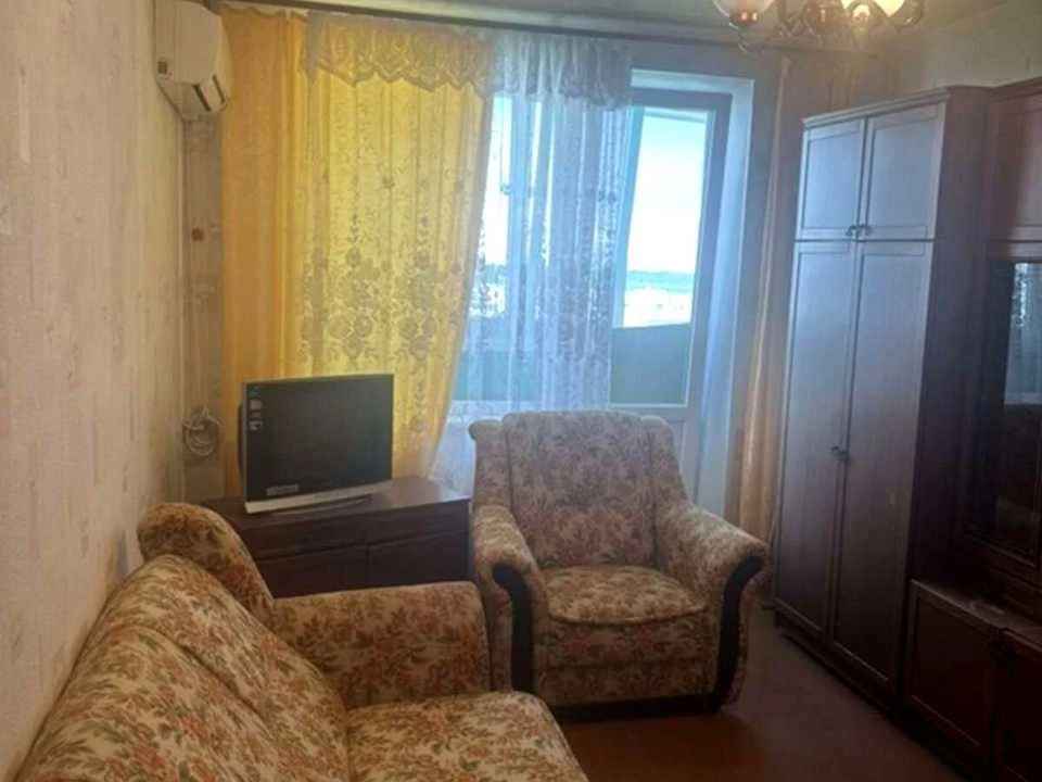 Apartment. Kharkiv, Peremohy Avenue.