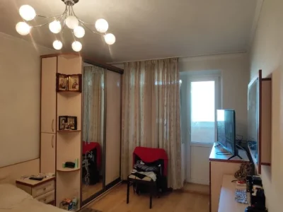 Терміновий продаж 3-х кімнатної квартиру. Крошня вулиця Наро