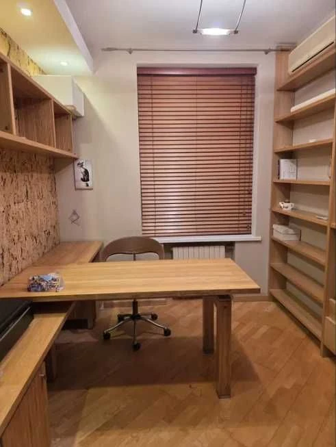 Renovated apartment 110 sq.m., Myru St.