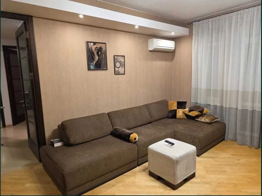Renovated apartment 110 sq.m., Myru St.