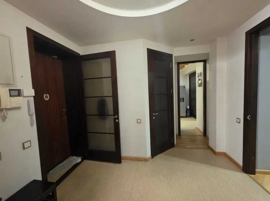 Renovated apartment 110 sq.m., Myru St.