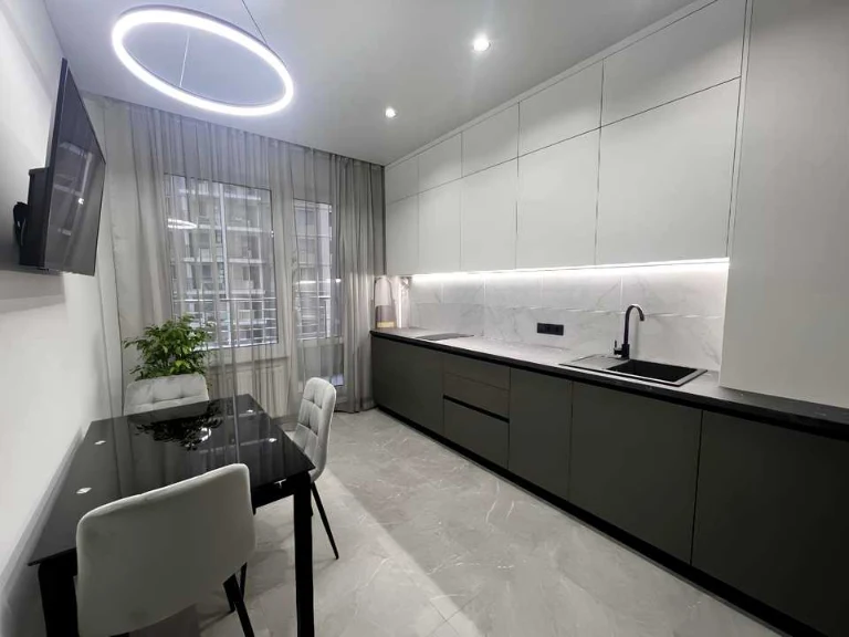 Apartment. Odesa, Kurortny Lane, (House)