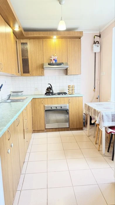 I will sell a 3-room apartment at Neskorenykh 32 with major renovation, with