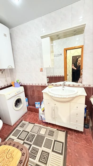 I will sell a 3-room apartment at Neskorenykh 32 with major renovation, with