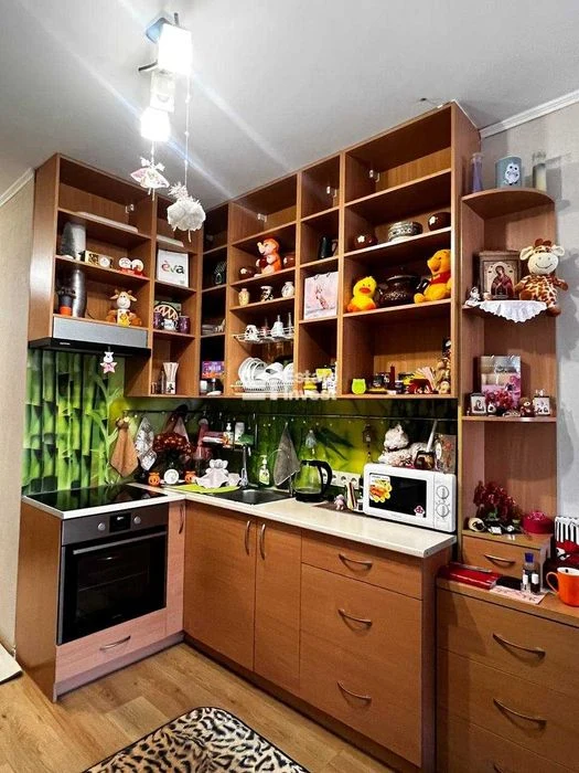 For sale 1-room apartment, living room type, Velyka Panasivska St.
