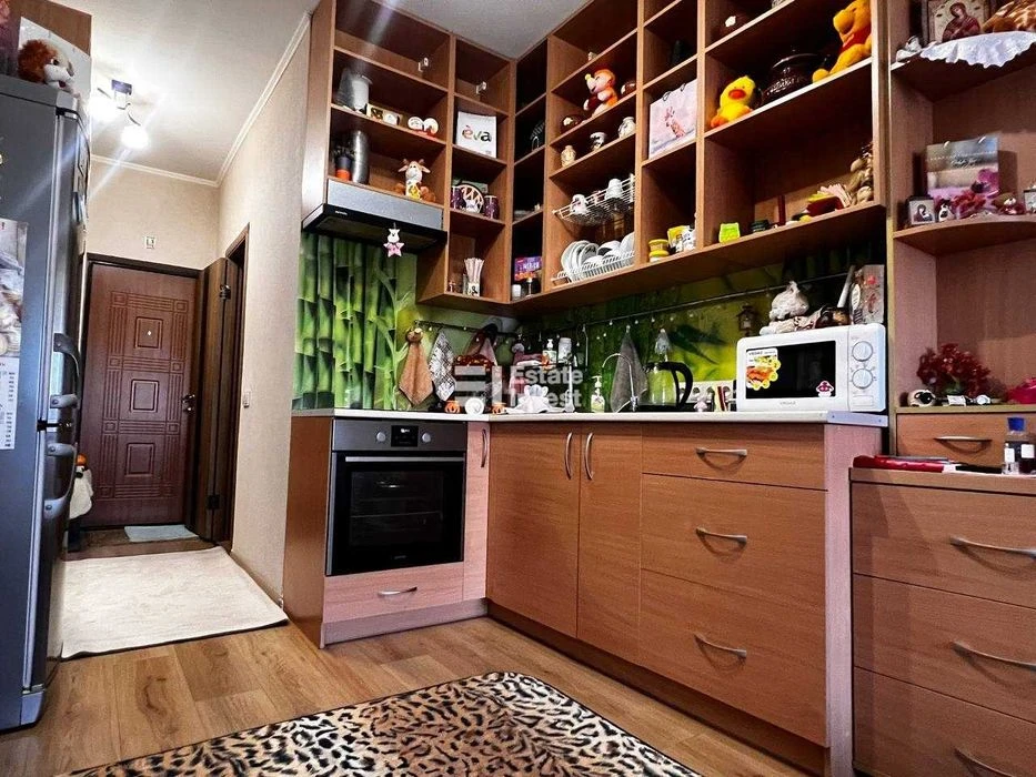 For sale 1-room apartment, living room type, Velyka Panasivska St.