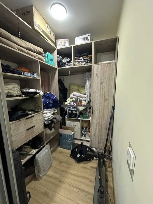 Продається 1-кімнатна квартира в Ужгороді
