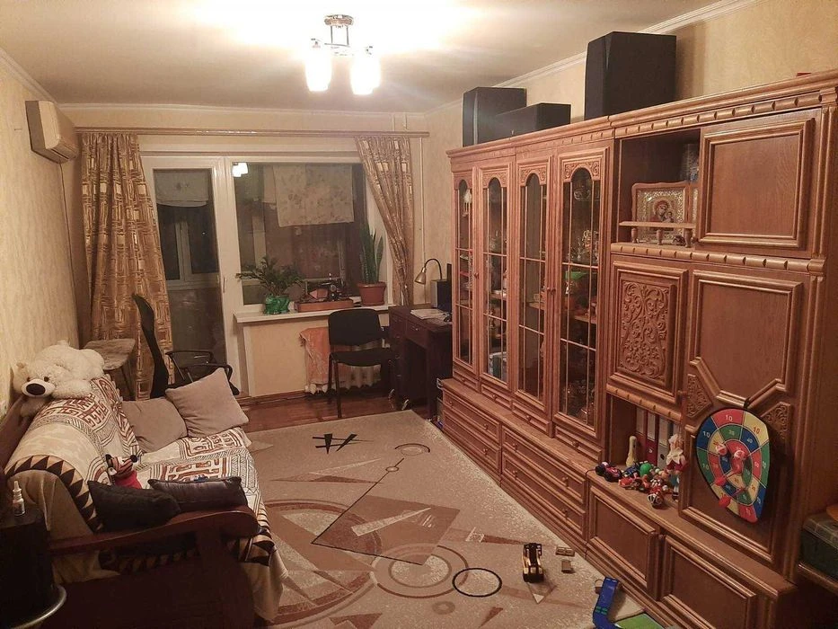 I will sell 3 square meters. 5/9 Sand owner