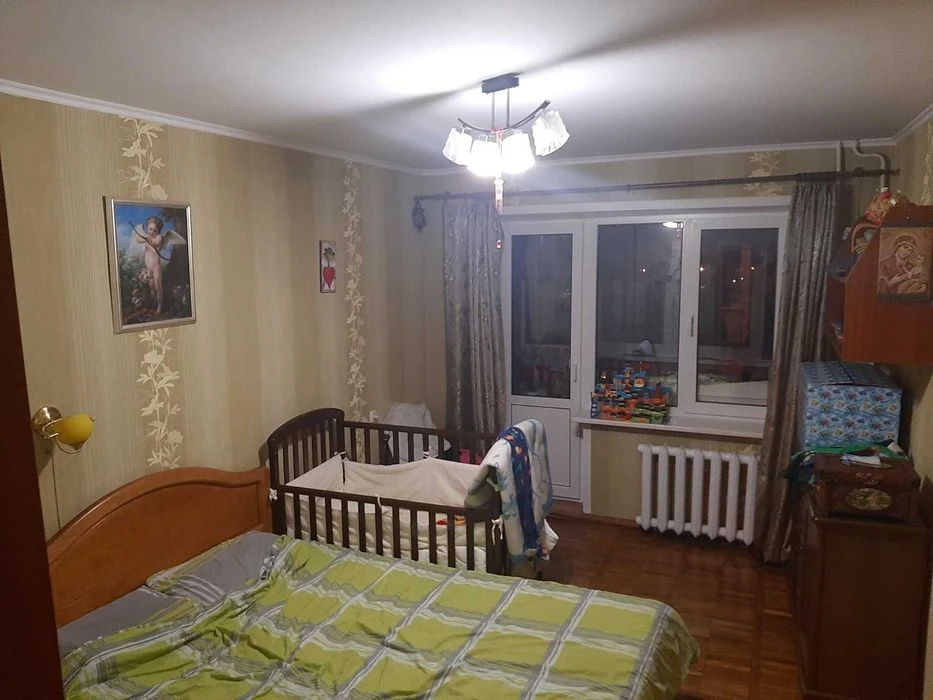 I will sell 3 square meters. 5/9 Sand owner